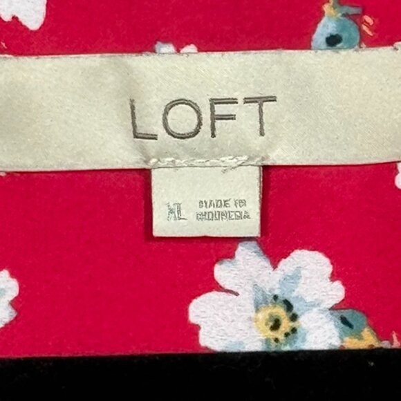 LOFT Red Floral Flutter Sleeve Blouse – Feminine & Flirty - Picture 5 of 6